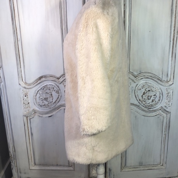 POPSUGAR Fluffy Cream Faux Fur Teddy Bear Coat Furry Fluffy Flirty Size Medium - Picture 9 of 14